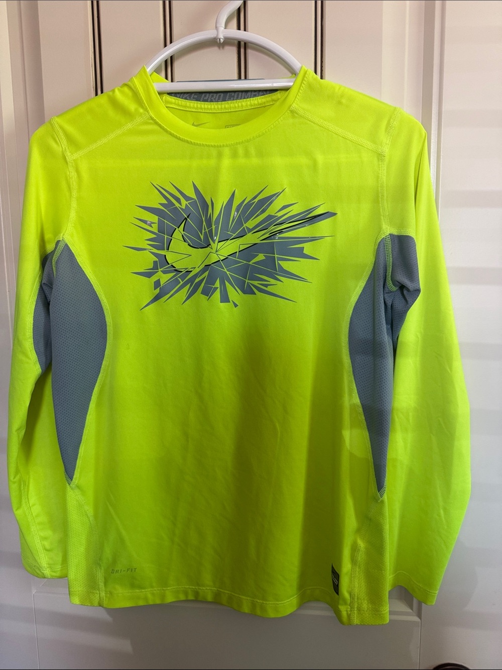 Nike Big Boye L Pro Combat Neon Yellow&Grey Performance Top very Good Condition